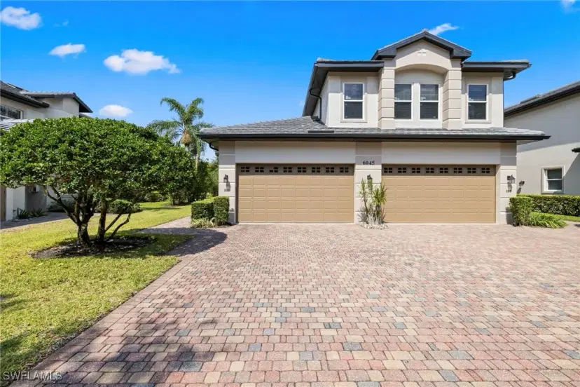 Picture of 6045 Ashford Ln 103, Naples FL 34110