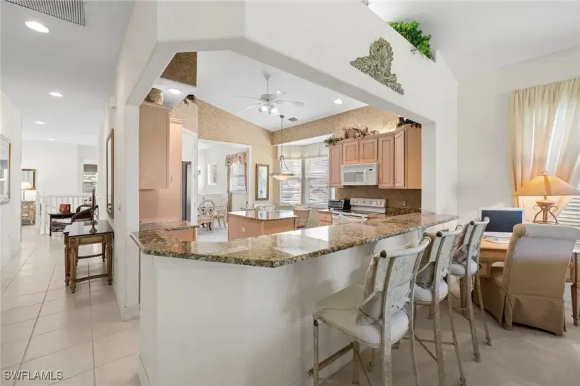 Picture of 6045 Ashford Ln 103, Naples FL 34110