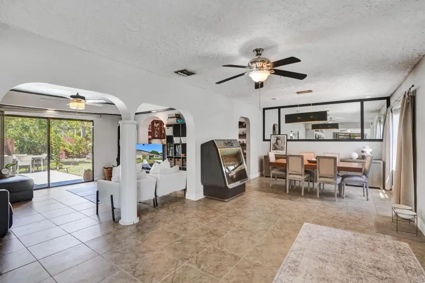 Picture of 531 NE 180Th Dr, North Miami Beach FL 33162