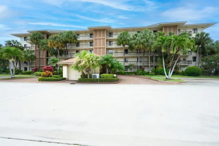 Picture of 2501 Marina Isle Way 403, Jupiter FL 33477