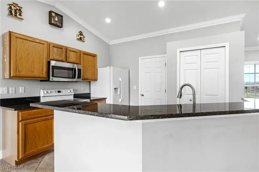 Picture of 1502 SE 2Nd Pl, Cape Coral FL 33990