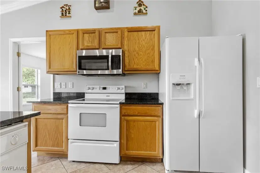 Picture of 1502 SE 2Nd Pl, Cape Coral FL 33990
