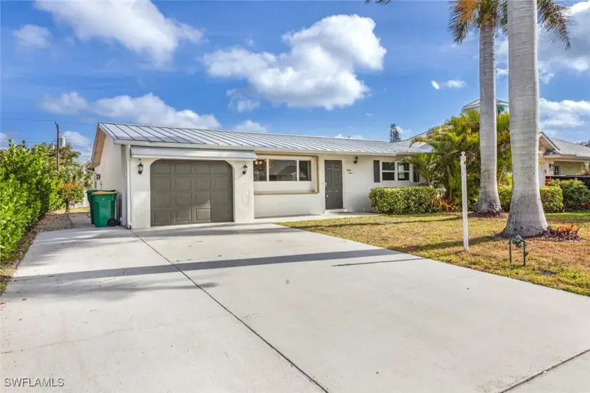 Picture of 83 8Th St, Bonita Springs FL 34134