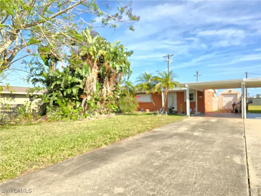 Picture of 1131 Broad St N, Lehigh Acres, FL 33936