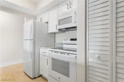 Picture of 200 Lenell Rd 211, Fort Myers Beach, FL 33931