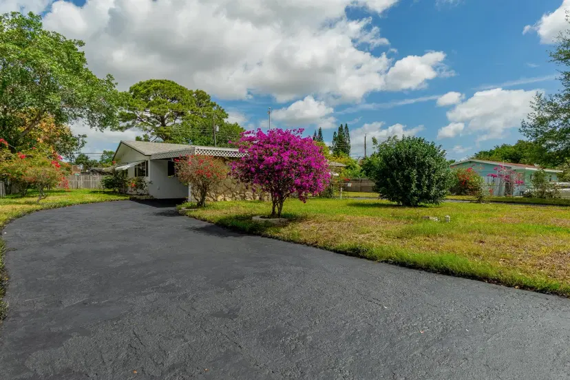 Picture of 4375 Forest Lane, Palm Springs FL 33406
