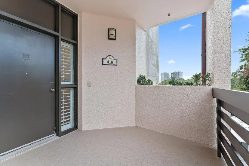 Picture of 11370 Twelve Oaks Way 418, North Palm Beach FL 33408