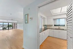 Picture of 11370 Twelve Oaks Way 418, North Palm Beach, FL 33408