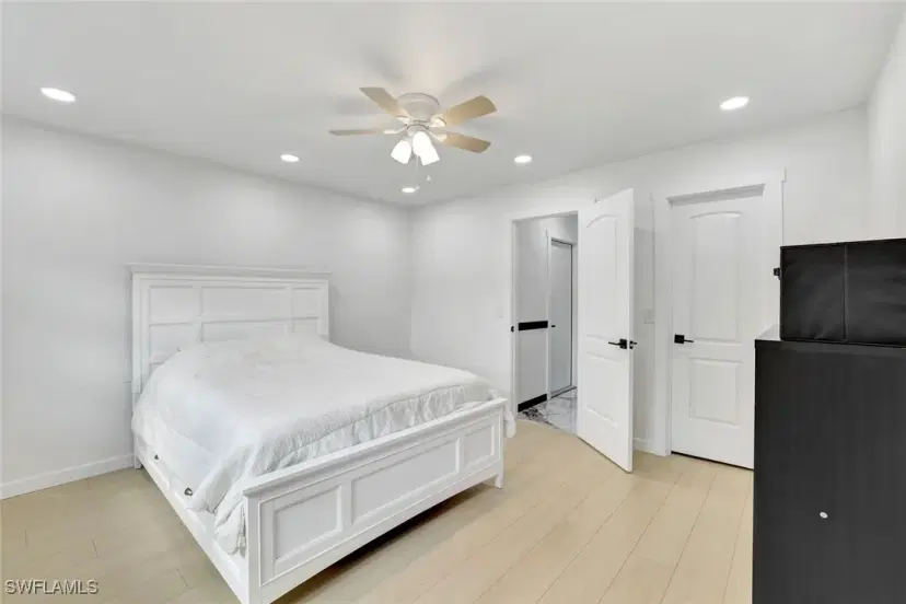 Picture of 4500 1St Ave Nw, Naples FL 34119