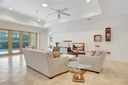 Picture of 4850 Europa Dr, Naples, FL 34105