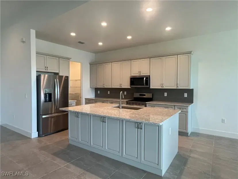 Picture of 9091 Kite Ln, Naples FL 34114