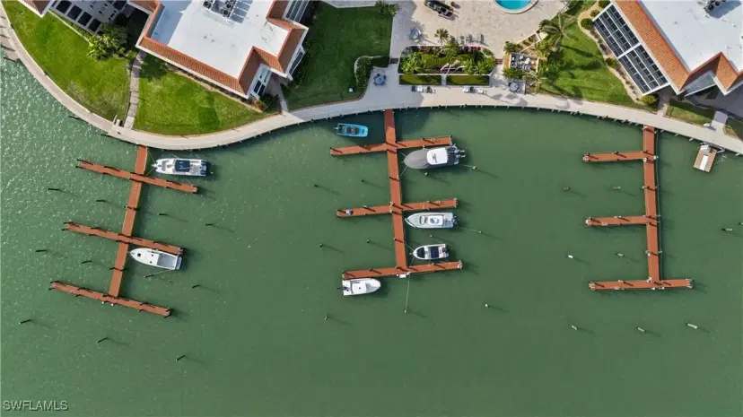 Picture of 222 Harbour Dr 104, Naples FL 34103
