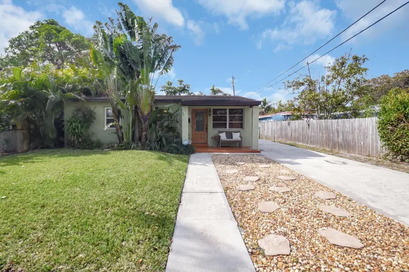 Picture of 630 Glenridge Drive, West Palm Beach FL 33405