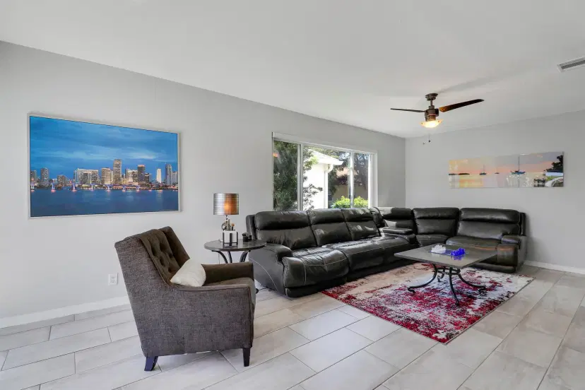 Picture of 33 Swallow Drive, Boynton Beach FL 33436