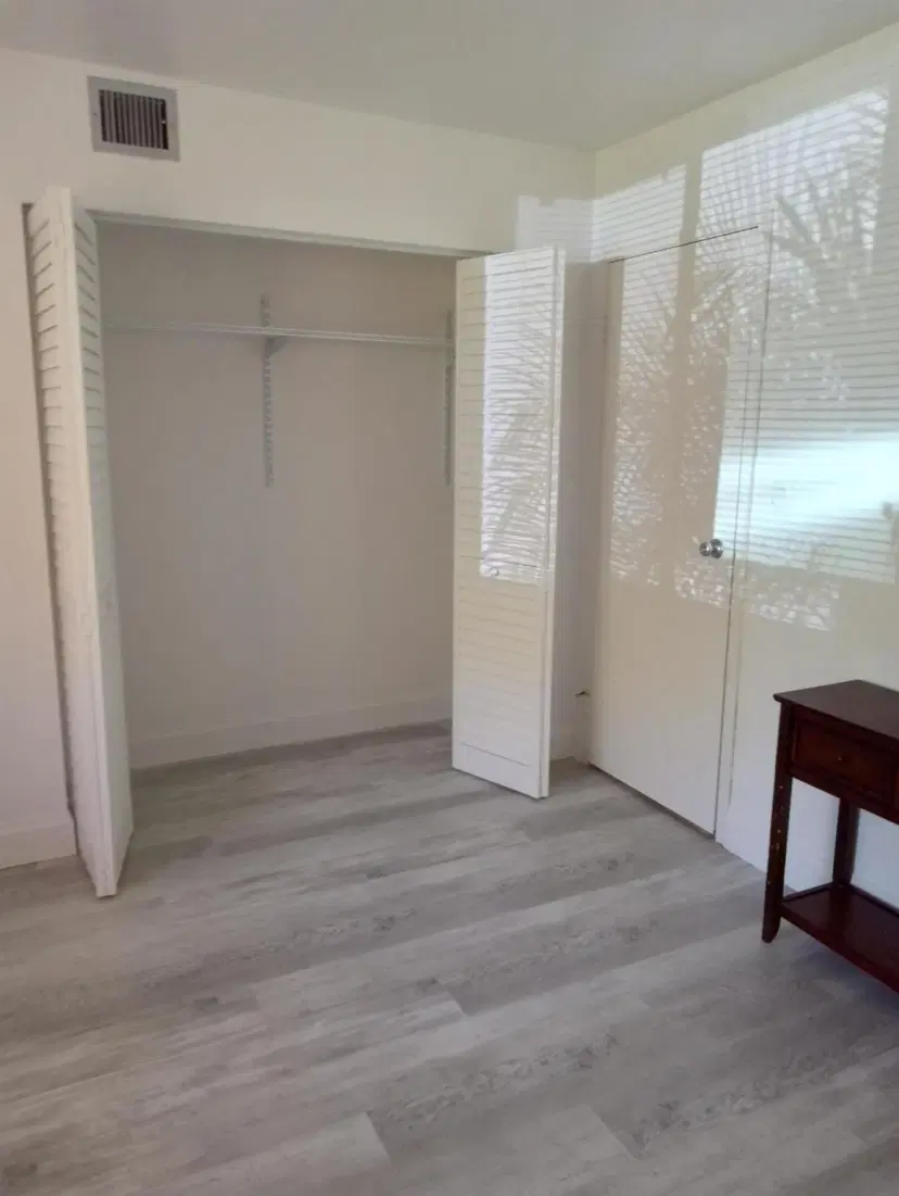 Picture of 930 SW 9Th Street Circle 102, Boca Raton FL 33486