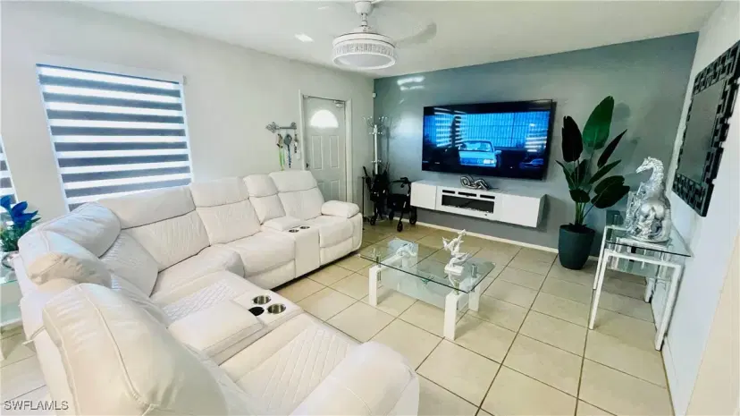 Picture of 10 Temple Ct, Lehigh Acres FL 33936