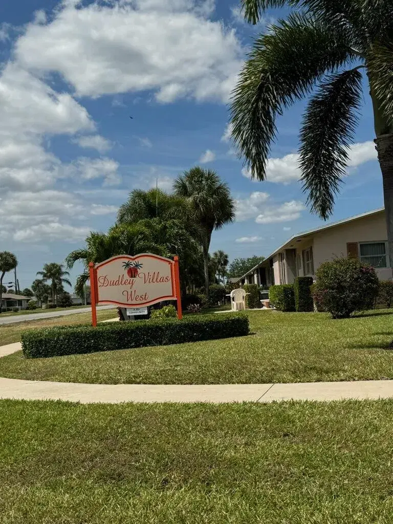 Picture of 2739 Dudley Drive W C, West Palm Beach FL 33415