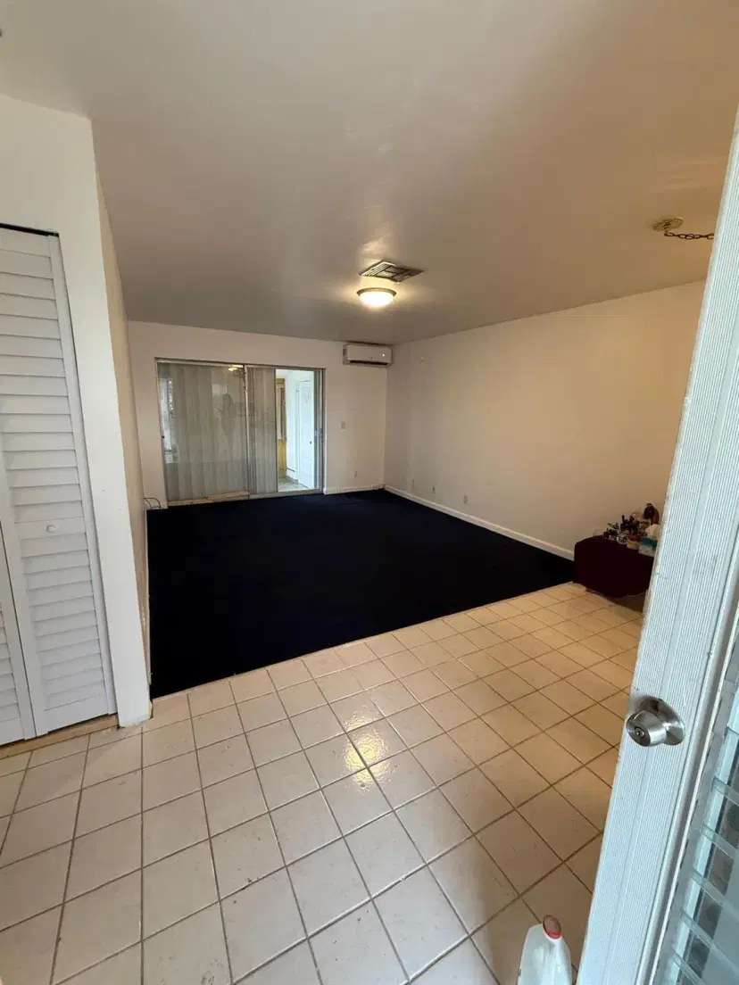 Picture of 2739 Dudley Drive W C, West Palm Beach FL 33415