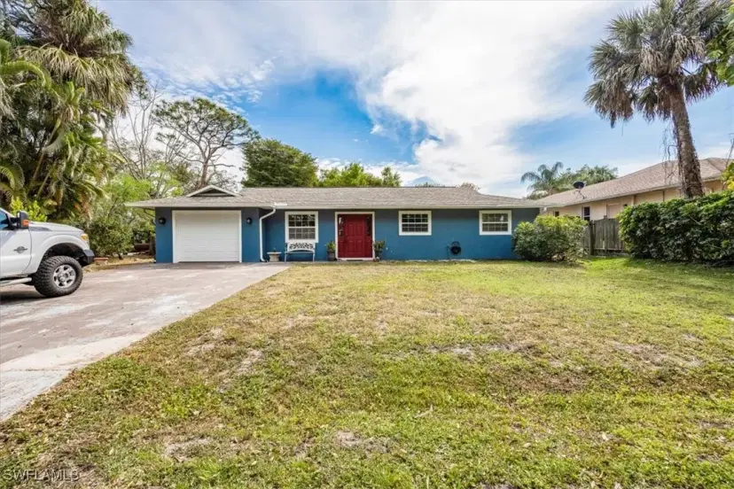 Picture of 27111 Edgewood St, Bonita Springs FL 34135