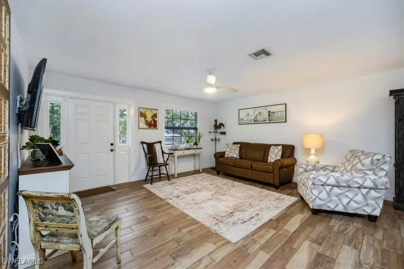 Picture of 27111 Edgewood St, Bonita Springs FL 34135