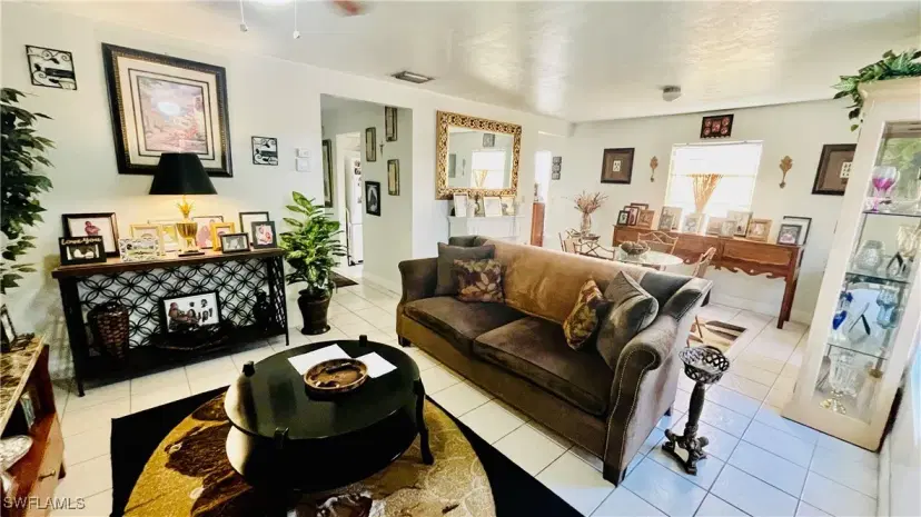 Picture of 55 Tangerine Ct, Lehigh Acres FL 33936