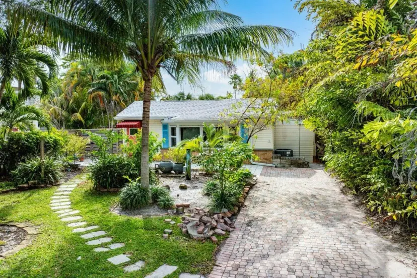 Picture of 321 N Lakeside Drive, Lake Worth Beach FL 33460