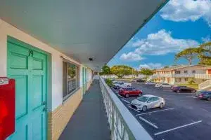 Picture of 2102 Lake Osborne Drive 19, Lake Worth Beach FL 33461