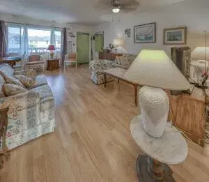 Picture of 2102 Lake Osborne Drive 19, Lake Worth Beach FL 33461