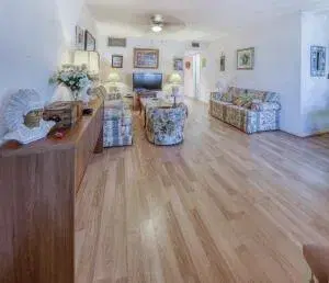Picture of 2102 Lake Osborne Drive 19, Lake Worth Beach FL 33461