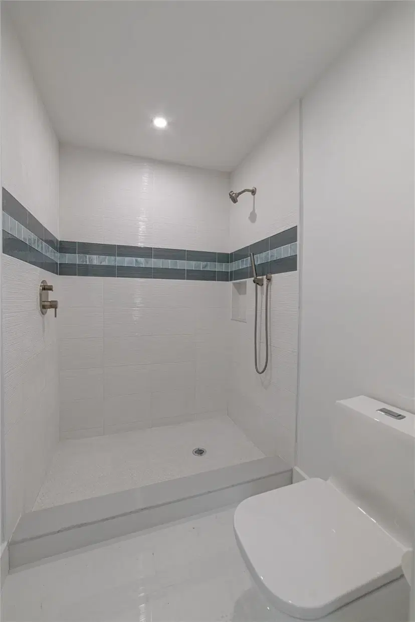 Picture of 811 SE 4Th Ave C204, Dania Beach FL 33004