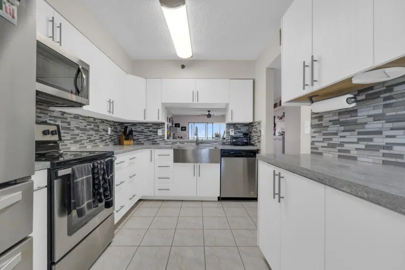 Picture of 7240 Huntington Lane 802, Delray Beach FL 33446
