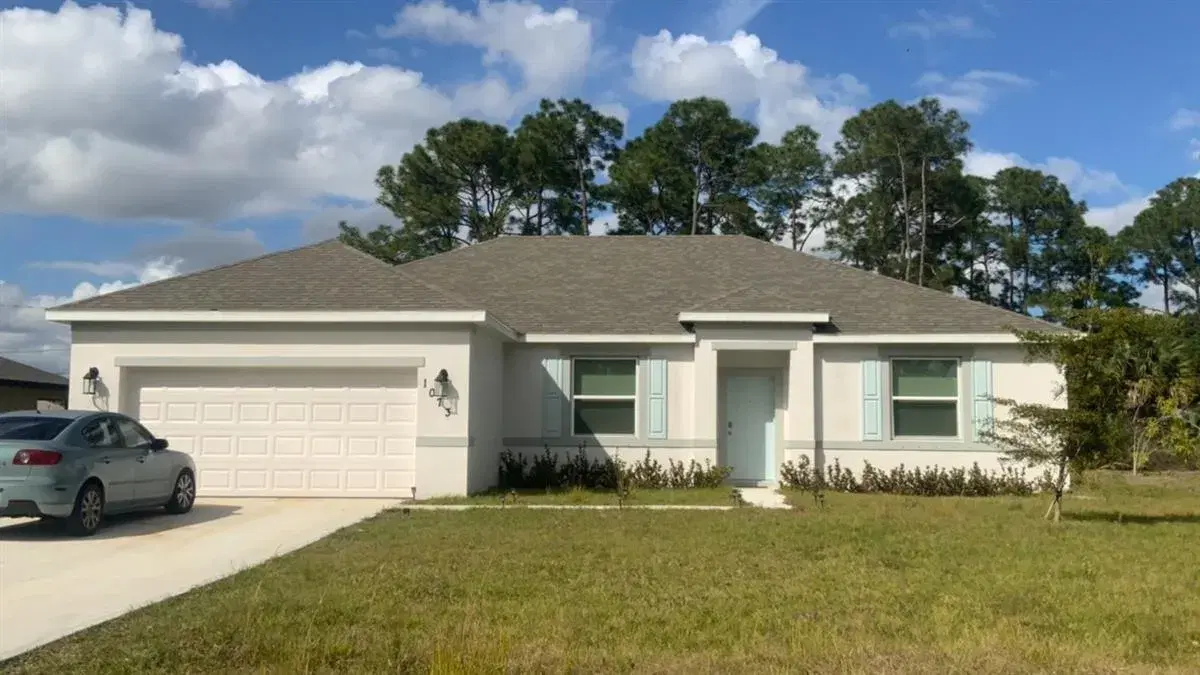Picture of 1073 SW Mantila Ave, Port St Lucie, FL 34953