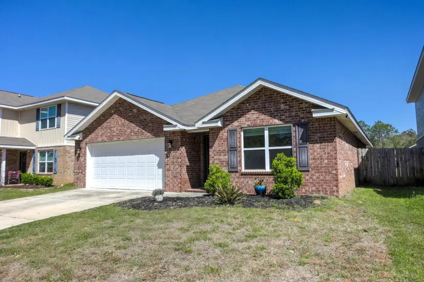 Picture of 4154 Chickadee Street, Milton FL 32583