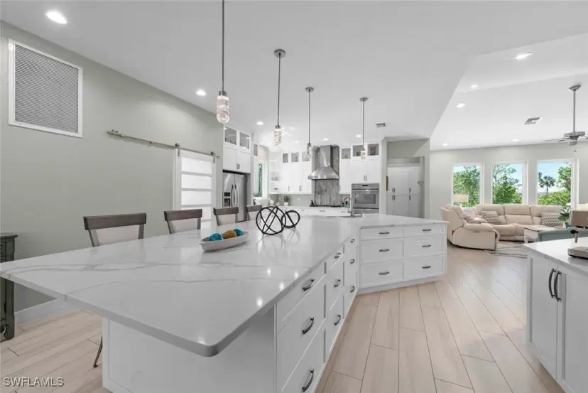 Picture of 6450 Pine Ave, Sanibel FL 33957