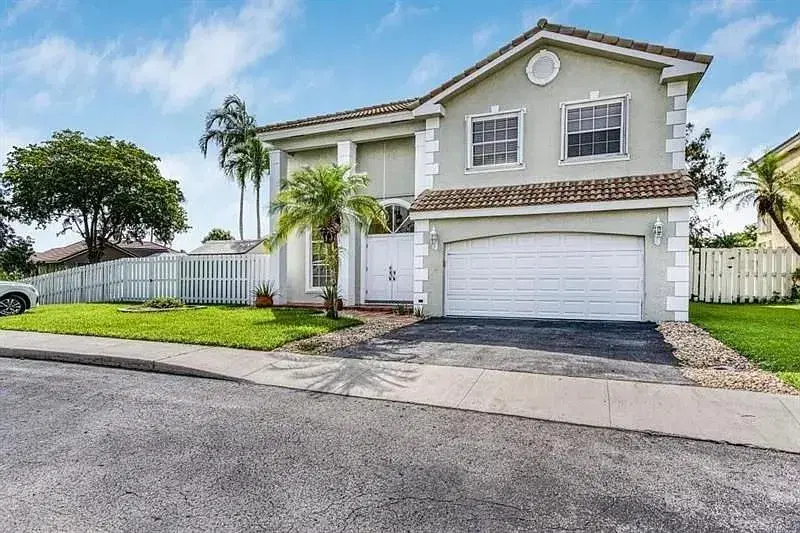 Picture of 900 Richwood Ter, Davie FL 33325