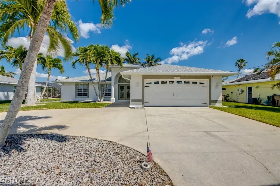 Picture of 1329 SE 21St St, Cape Coral, FL 33990