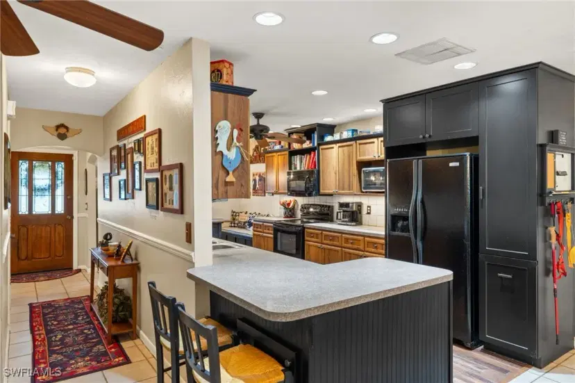 Picture of 855 Entrada Dr S, Fort Myers FL 33919