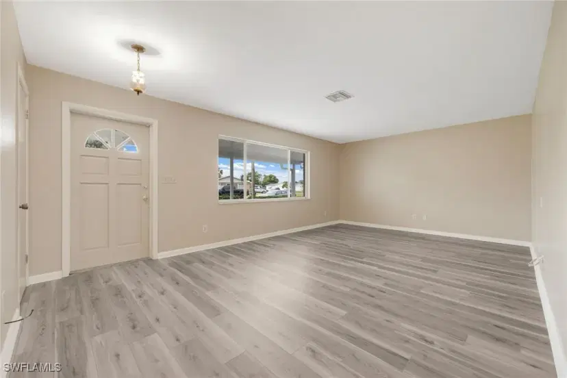 Picture of 808 Hillside St, Lehigh Acres FL 33936