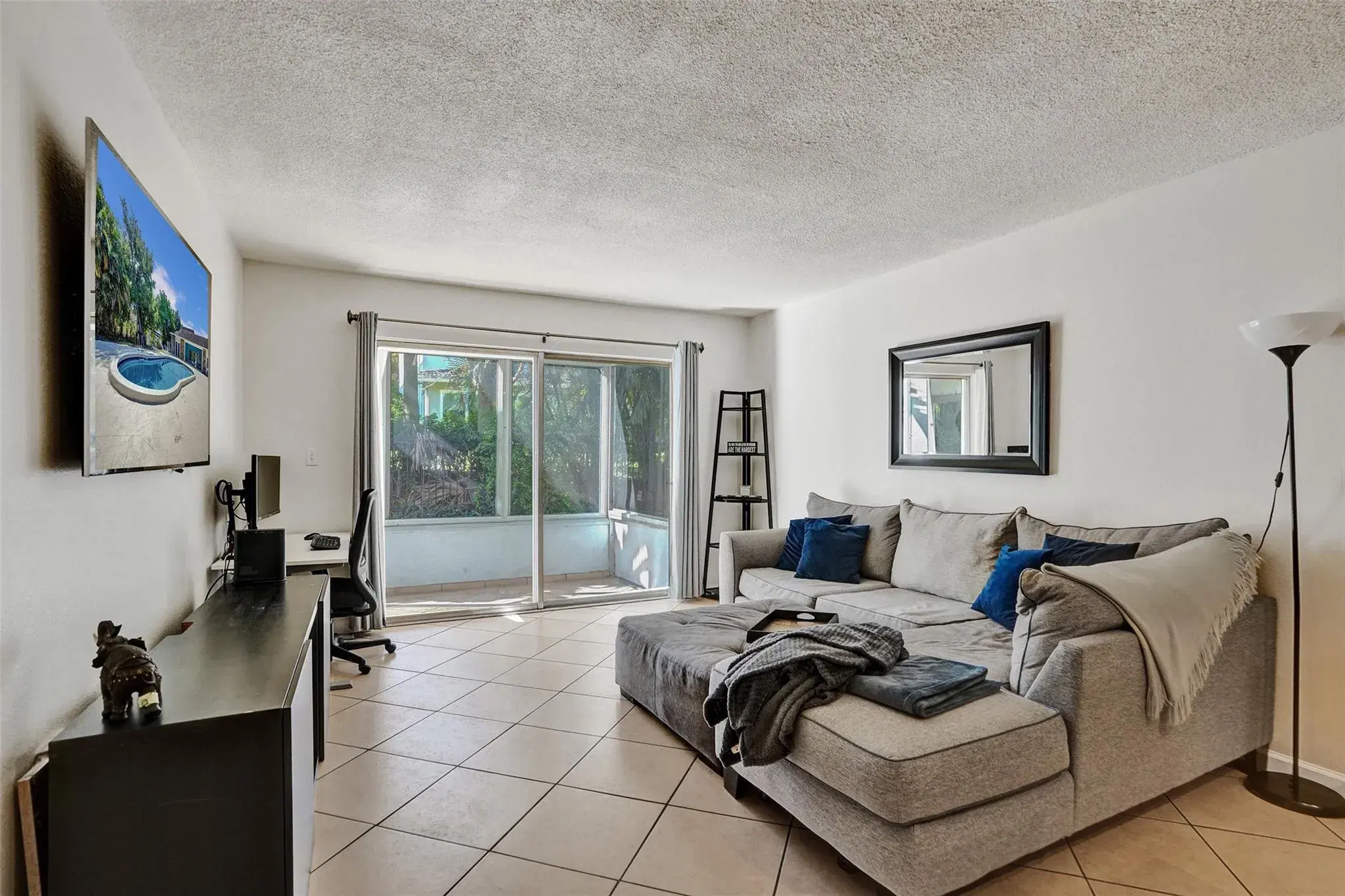 Picture of 1400 Tallwood Ave 107, Hollywood, FL 33021