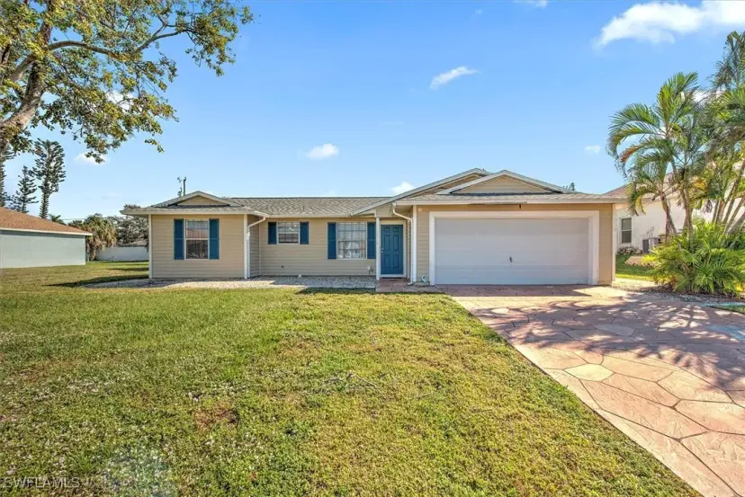 Picture of 1319 SW 9Th Ct, Cape Coral FL 33991