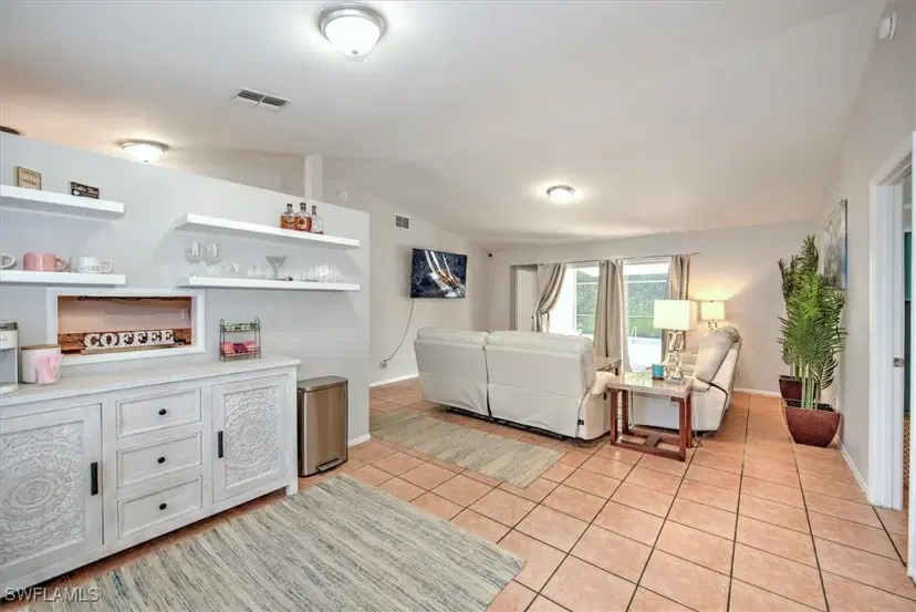 Picture of 1319 SW 9Th Ct, Cape Coral FL 33991