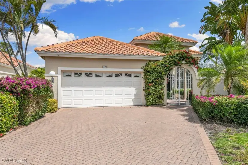 Picture of 107 Via Napoli, Naples FL 34105