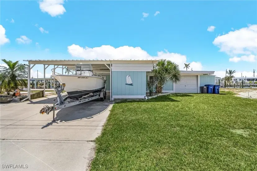 Picture of 3811 Cruz Dr, St. James City FL 33956