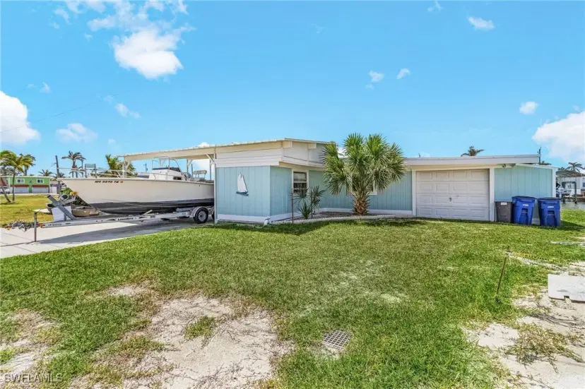 Picture of 3811 Cruz Dr, St. James City FL 33956