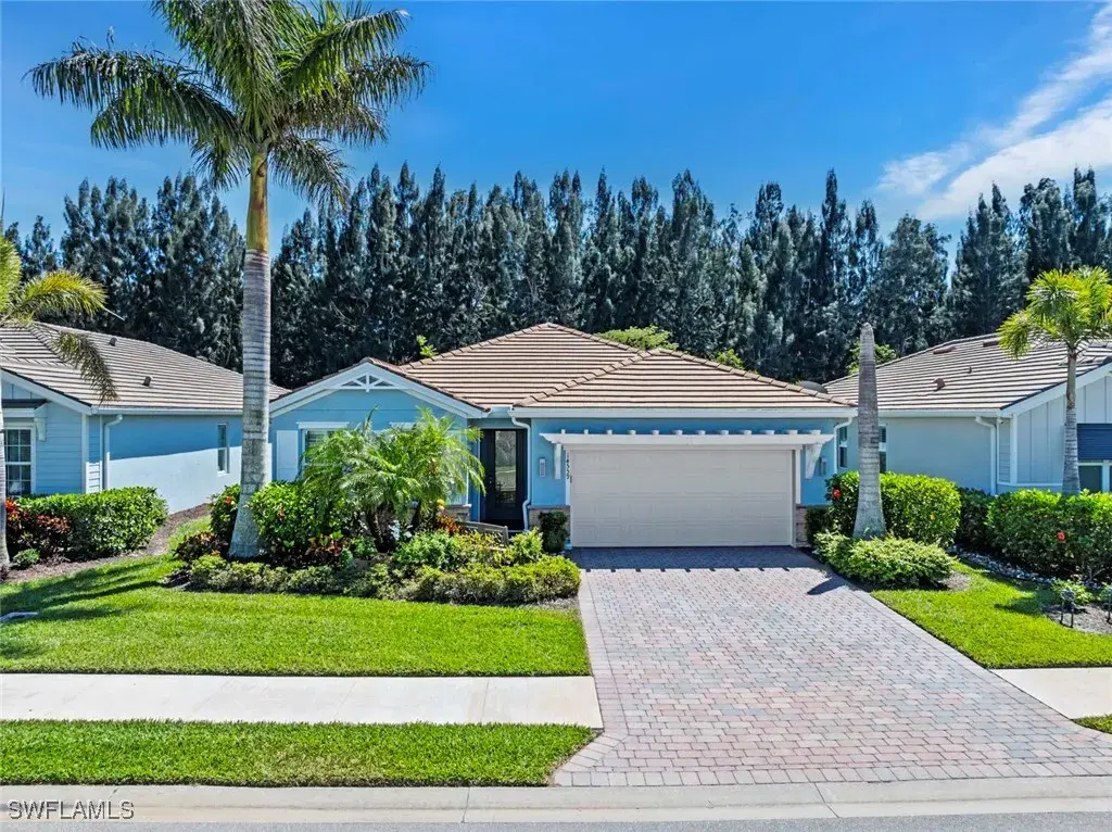 Picture of 14559 Topsail Dr, Naples, FL 34114