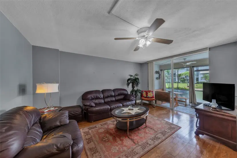 Picture of 400 SE 10Th St 110, Deerfield Beach FL 33441