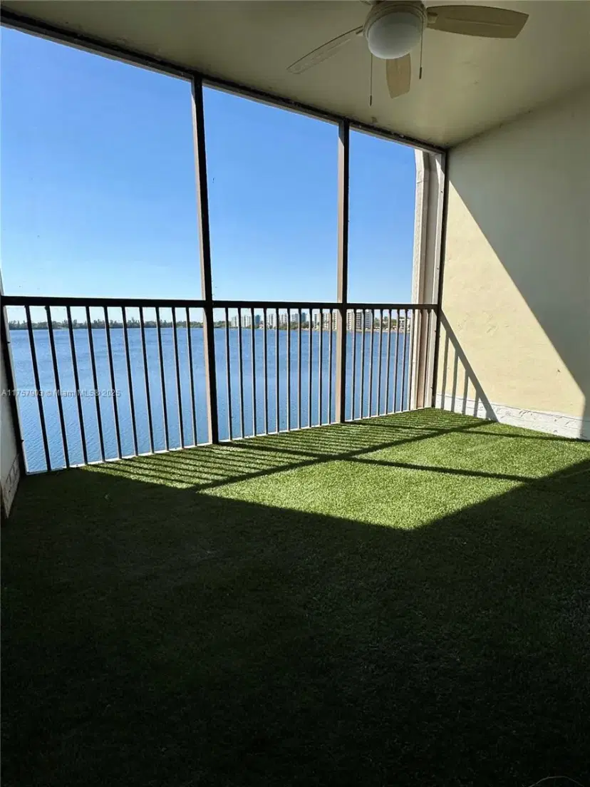Picture of 110 Lake Emerald Drive 405, Oakland Park FL 33309