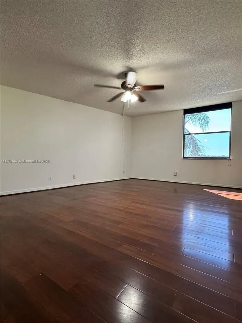 Picture of 110 Lake Emerald Drive 405, Oakland Park FL 33309