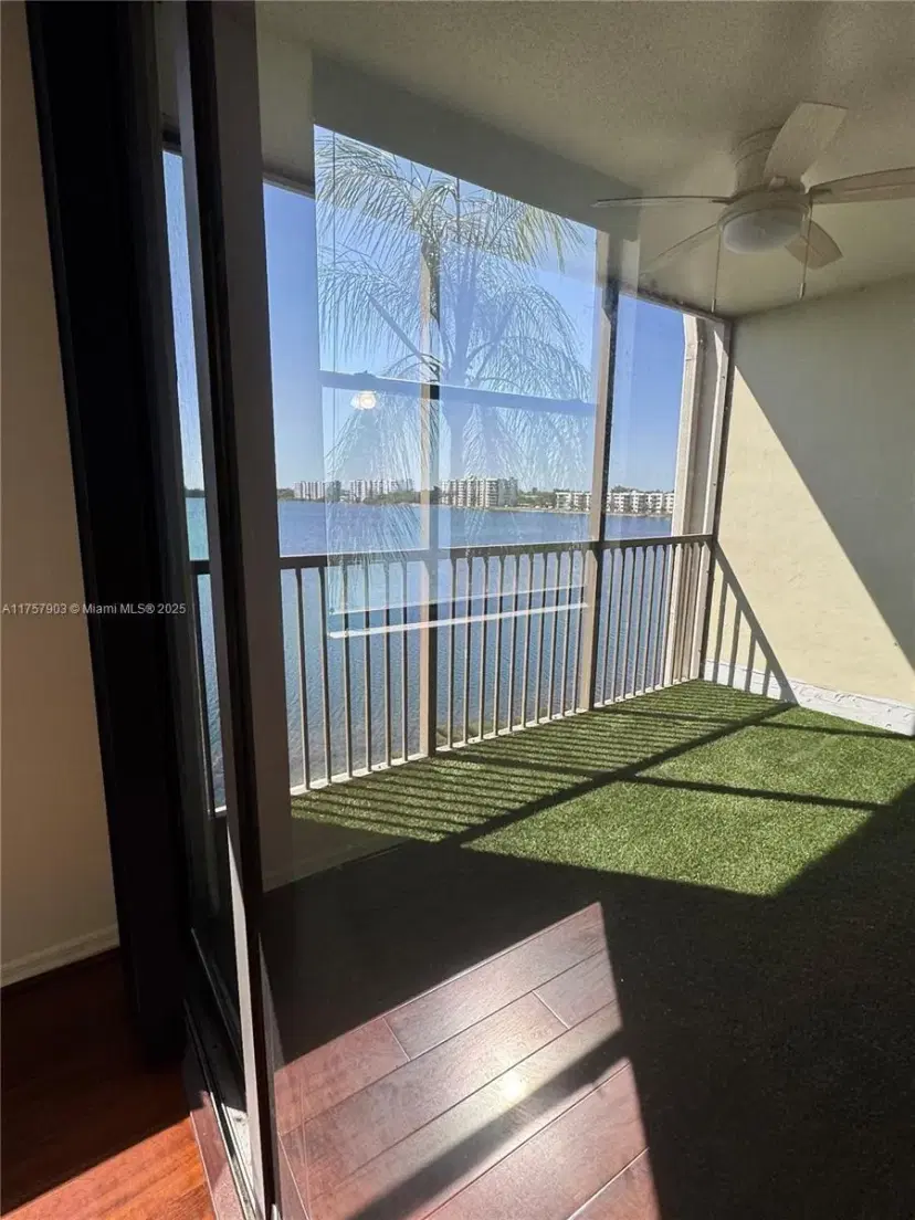 Picture of 110 Lake Emerald Drive 405, Oakland Park FL 33309
