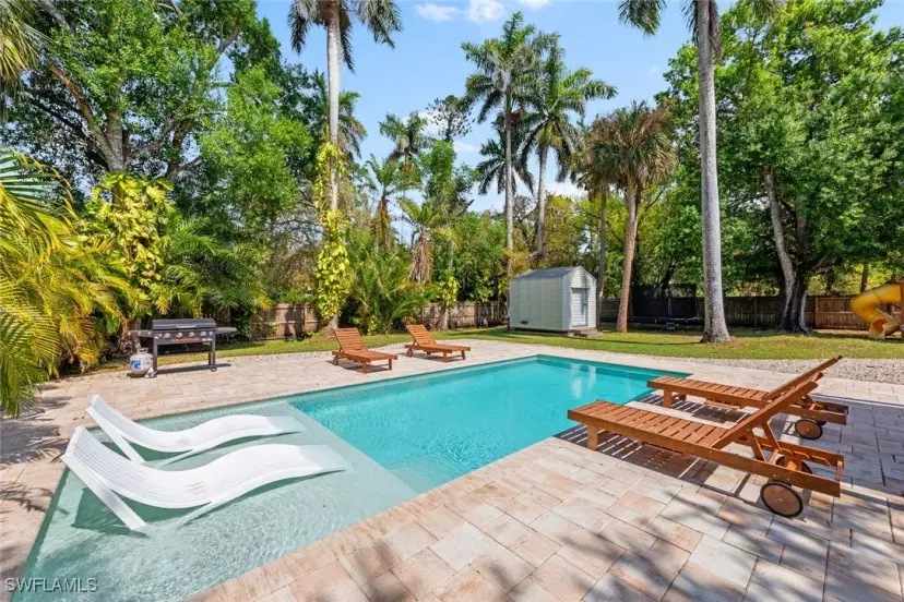Picture of 2723 Second St, Fort Myers FL 33916